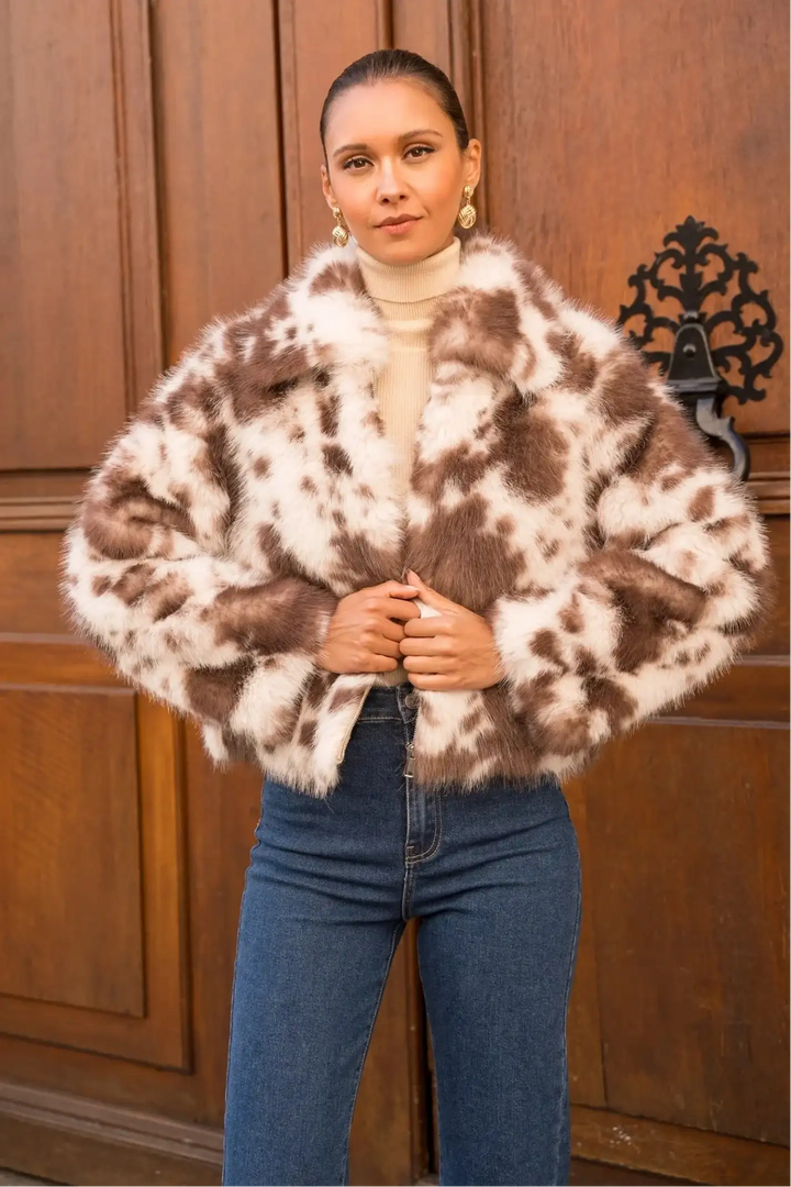 Faux fur frakke - Ko print