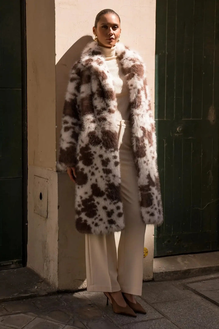 Faux fur frakke - Ko print